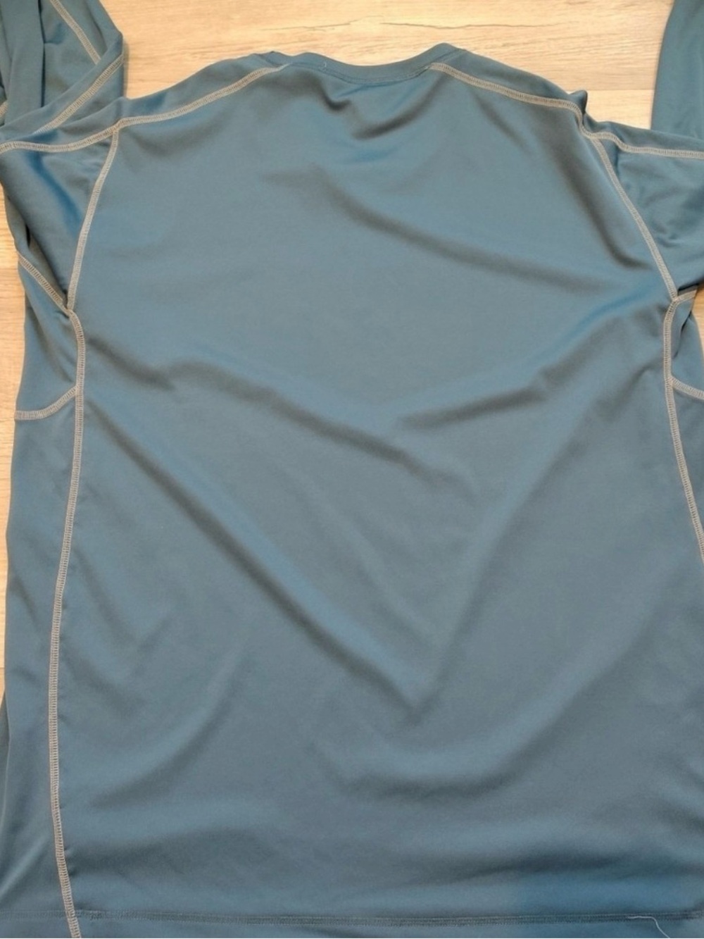 SOLDALO Yoga Men’s Long Sleeve Swim Rash Guard in Slate Blue with Contrast Stitc - Picture 2 of 6